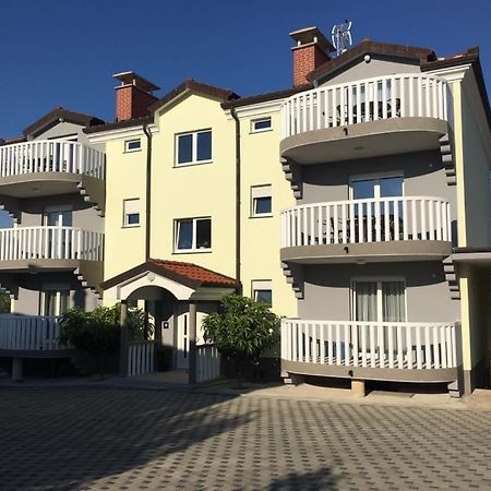 Ferienwohnungen Barbic Umag Exterior foto